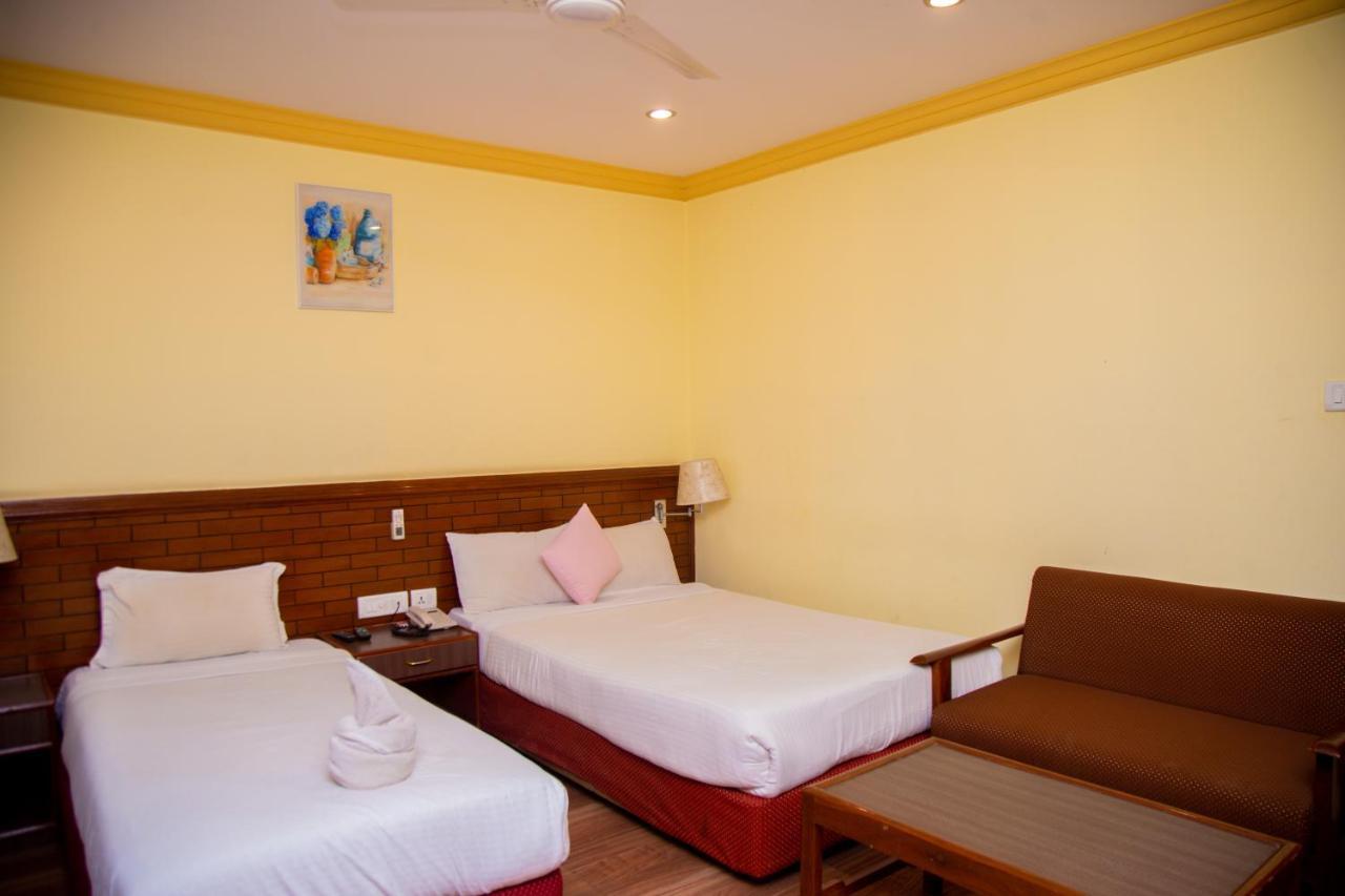 Hotel The White Lotus View Pvt Ltd Bhairāhawā Zewnętrze zdjęcie